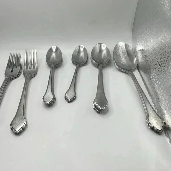 Wm A Rogers Deluxe Oneida Ltd MANSFIELD Stainless Steel 31 PCs - Picture 3 of 5